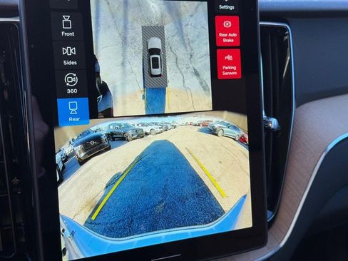 New 2026 Volvo XC60 B5 Plus w/ Protection Package Premier image 15