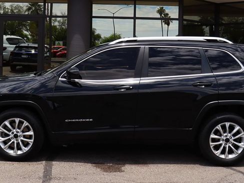 Used 2019 Jeep Cherokee Latitude w/ Popular Appearance Group FWD image 8