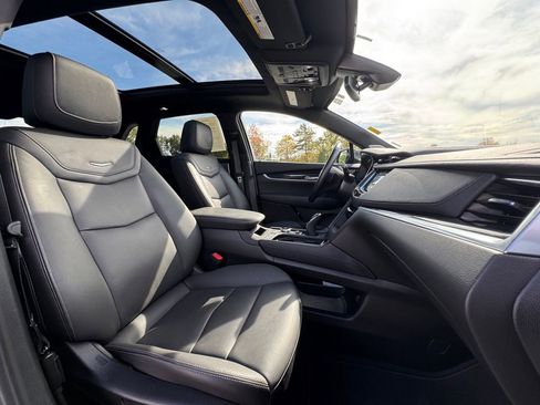 Used 2025 Cadillac XT5 Premium Luxury image 24