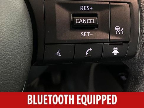 Used 2025 Nissan Kicks SV image 9