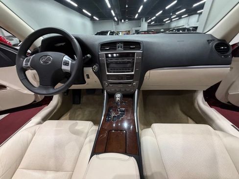 Used 2013 Lexus IS 250C RWD image 39