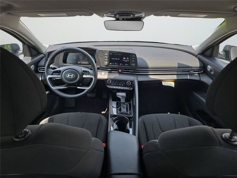 Certified 2026 Hyundai Elantra Hybrid FWD image 13