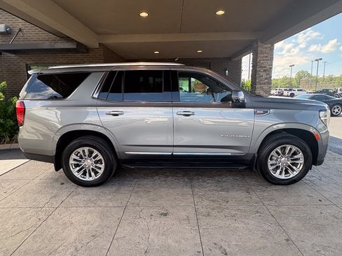 Used 2021 GMC Yukon SLT w/ Rear Media and Nav Package AWD/4WD image 5