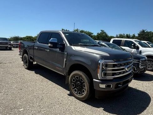 Used 2023 Ford F250 Platinum AWD/4WD image 1