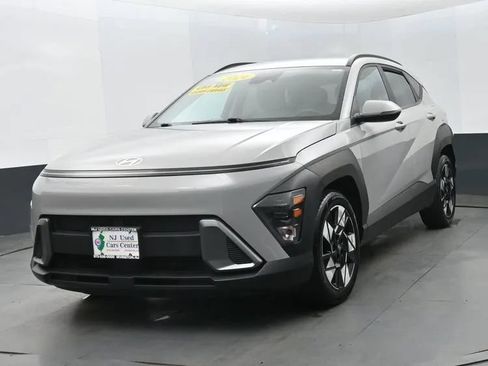 Used 2024 Hyundai Kona SEL FWD image 1