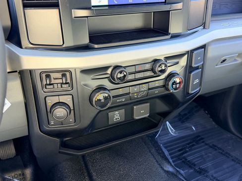 New 2026 Ford F250 XL w/ FX4 Off-Road Package AWD/4WD image 25