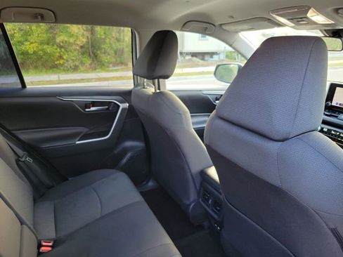 Used 2024 Toyota RAV4 XLE image 31