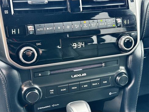 Used 2023 Lexus GX 460 Premium image 14