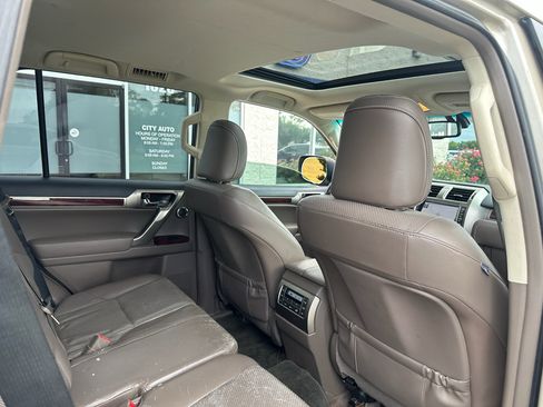 Used 2011 Lexus GX 460 Premium AWD/4WD image 17