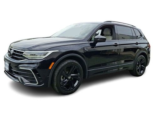 Certified 2023 Volkswagen Tiguan SE R-Line image 3