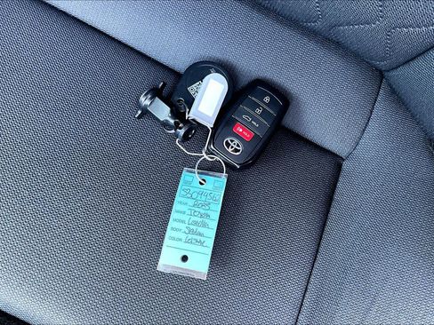 Used 2025 Toyota Corolla LE w/ LE Premium Package FWD image 15