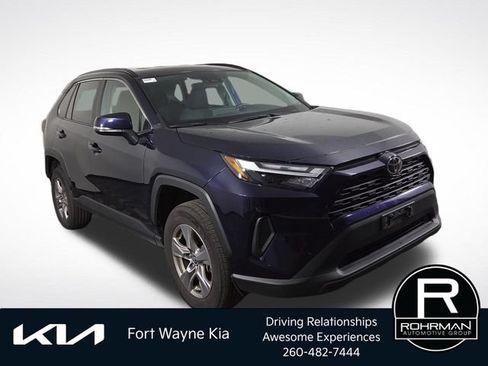 Used 2025 Toyota RAV4 XLE AWD/4WD image 4