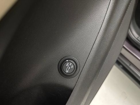 Used 2017 Buick Envision Essence AWD/4WD image 23