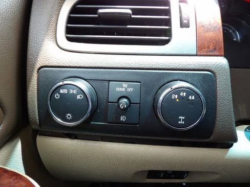 Used 2010 Chevrolet Silverado 2500 LTZ w/ Convenience Package AWD/4WD image 23