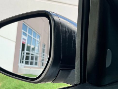 Used 2020 Nissan Kicks S FWD image 15