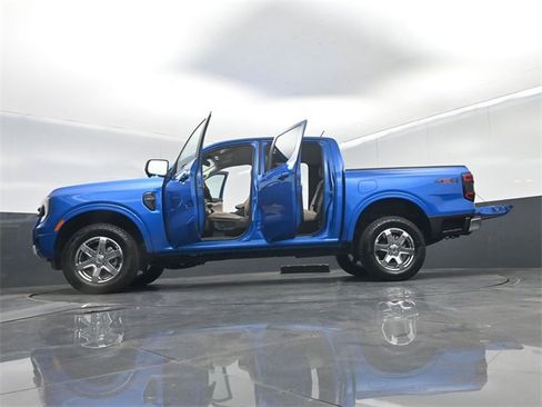 Used 2025 Ford Ranger Lariat w/ Chrome Accent Package image 73