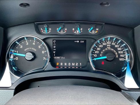 Used 2014 Ford F150 XLT w/ XLT Chrome Package RWD image 21