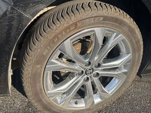 Used 2024 Toyota Sienna Platinum image 13