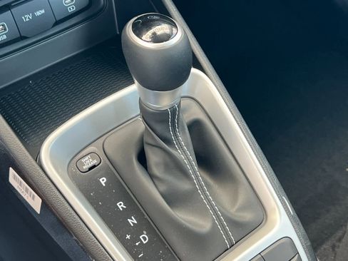 New 2025 Hyundai Venue SEL image 21