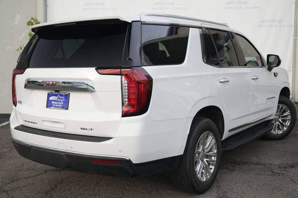 Used 2024 GMC Yukon SLT RWD image 3