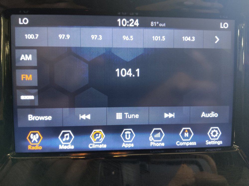 Used 2018 Jeep Compass Latitude w/ Popular Equipment Group FWD image 25