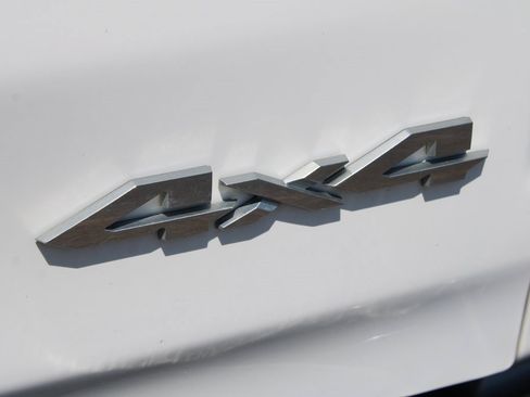 Used 2022 RAM 1500 Laramie w/ Off Road Group image 10