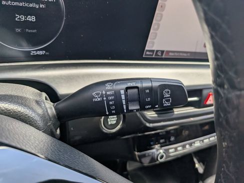 Certified 2024 Kia Seltos S FWD image 32