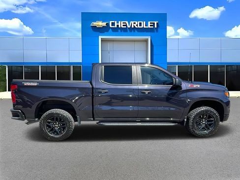 Used 2023 Chevrolet Silverado 1500 Custom Trail Boss w/ LPO, Dark Essentials Package AWD/4WD image 2