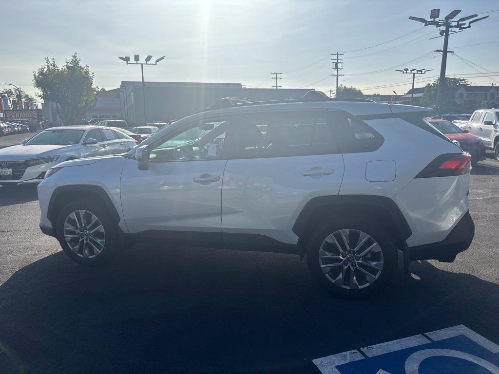 Used 2023 Toyota RAV4 XLE Premium FWD image 7