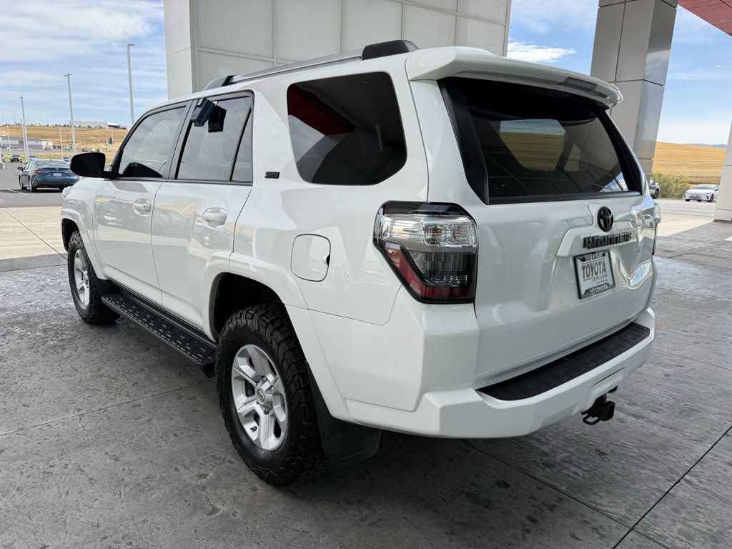 Used 2020 Toyota 4Runner SR5 Premium w/ Moonroof Package AWD/4WD image 7