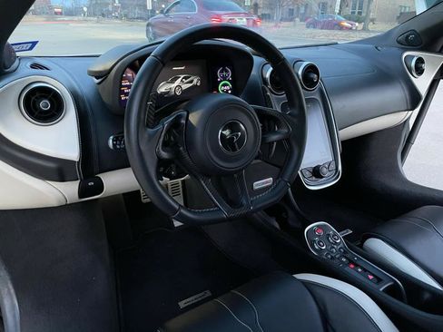 Used 2017 McLaren 570S Coupe RWD image 25