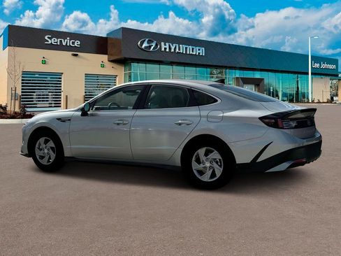 Certified 2025 Hyundai Sonata SE FWD image 4