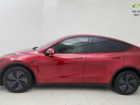 Used 2026 Tesla Model Y Long Range AWD/4WD image 3