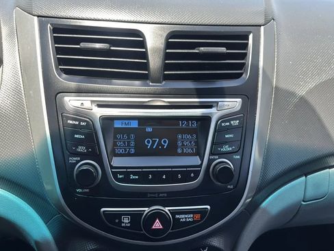 Used 2017 Hyundai Accent SE FWD image 16