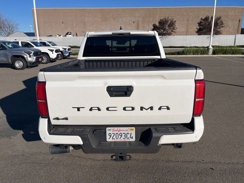 Used 2024 Toyota Tacoma TRD Off-Road image 6