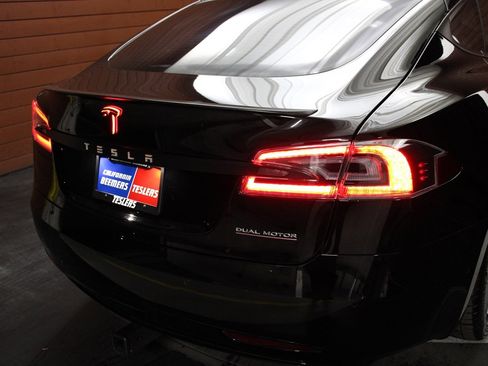 Used 2020 Tesla Model S Performance image 13