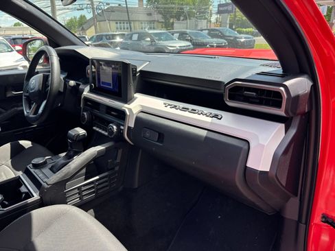 Used 2024 Toyota Tacoma TRD Sport RWD image 30