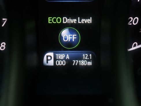 Used 2017 Toyota Avalon XLE w/ Carpet Mat Package FWD image 5