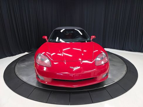 Used 2007 Chevrolet Corvette Convertible w/ Preferred Equipment Group RWD image 8