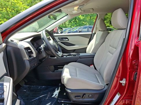 Certified 2024 Nissan Rogue SV AWD/4WD image 14