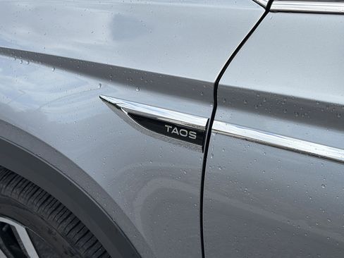 Used 2023 Volkswagen Taos SEL AWD/4WD image 8