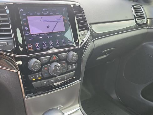 Used 2020 Jeep Grand Cherokee Trailhawk AWD/4WD image 25