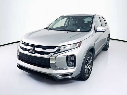 Used 2025 Mitsubishi Outlander Sport SE image 3