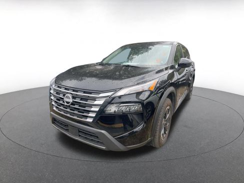 Used 2025 Nissan Rogue SV image 3