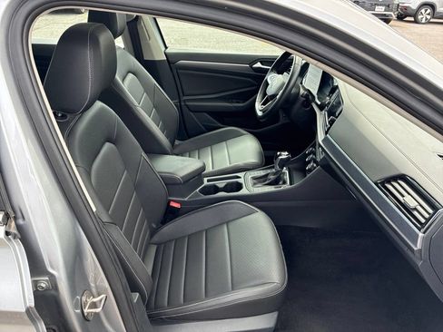 Used 2024 Volkswagen Jetta SE FWD image 41
