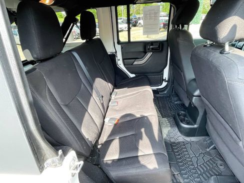 Used 2018 Jeep Wrangler Unlimited Sport S image 13