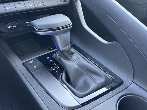 Used 2025 Hyundai Elantra Sport image 9