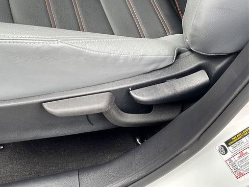 Used 2023 Nissan Kicks SR w/ SR Premium Package image 32