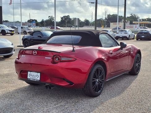 New 2026 MAZDA MX-5 Miata Club w/ Interior Package RWD image 2