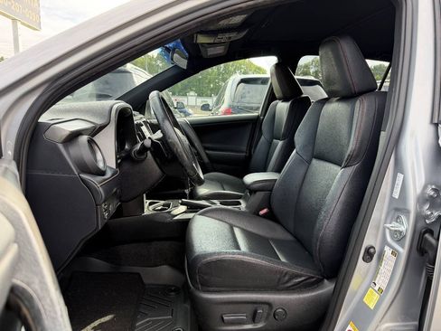 Used 2016 Toyota RAV4 SE FWD image 8